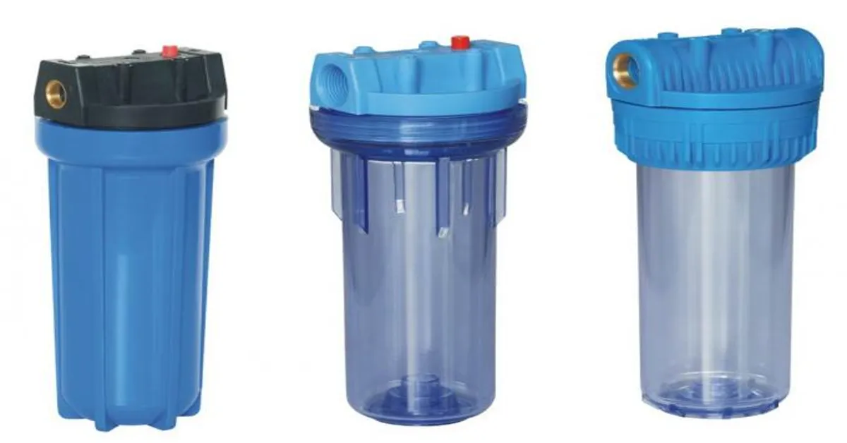 cleaning water filter housing